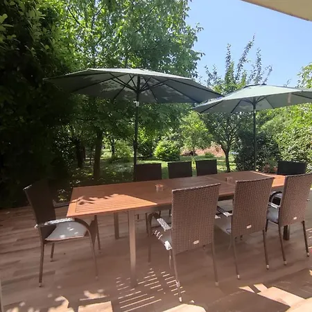 Benaja Swiss Nyaralohaz 別荘